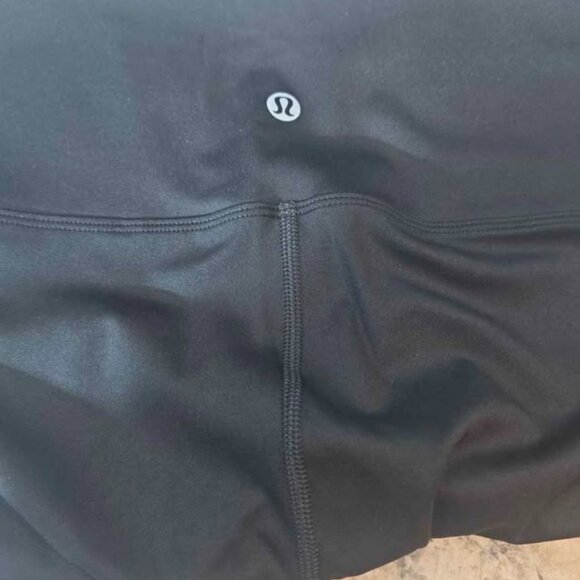 Lululemon - Picture 7 of 7